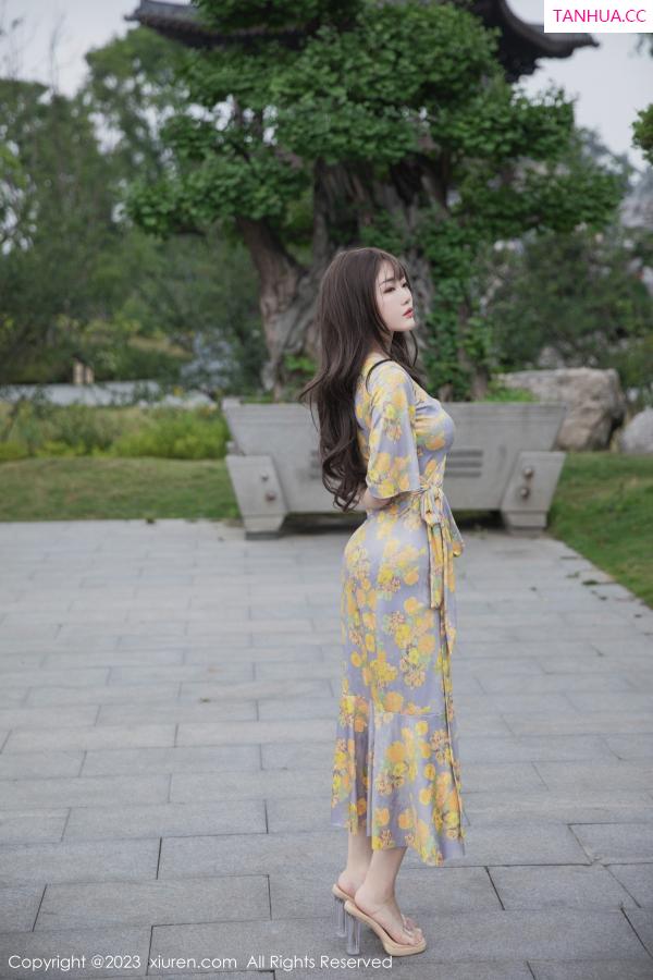   [XiuRen]高清写真图 2023.06.20 No.6949 严利娅Yuliya 长裙美腿第9张图片
